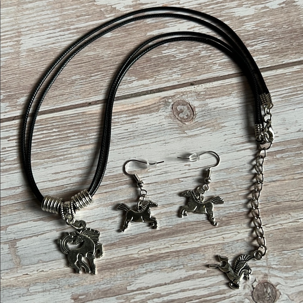 NWT Wild Horse Pendant Necklace and Horse Earrings Set